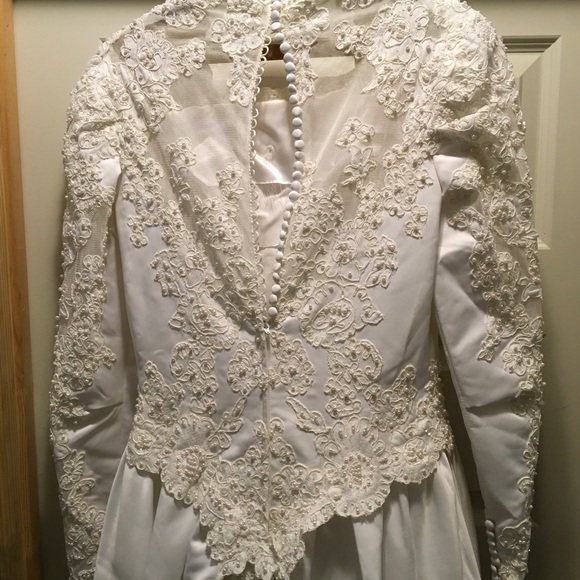 Wedding Dress 12 Salon Collection by Elena - Picture 6 of 13